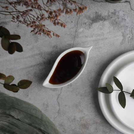 Соусник  20 мл 10*4,5 см h2 см "Лист" овальный белый фарфор P.L. Proff Cuisine [16]