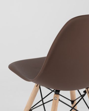 Стул Eames Style DSW коричневый