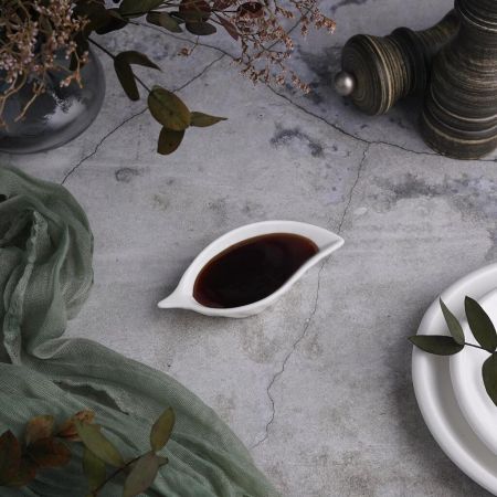 Соусник  20 мл 10*4,5 см h2 см "Лист" овальный белый фарфор P.L. Proff Cuisine [16]