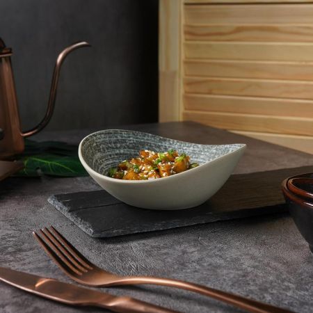 Салатник 250 мл 16,2*13,8 см h5,2 см глазурь Wave Up Glossy Stone Untouched Taiga P.L. [1]